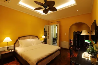 Double Room with Private Bathroom — Tonkin House